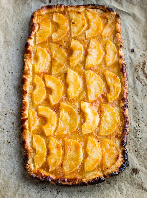 Quick And Easy Apple Tart Recipe — Eatwell101 6220