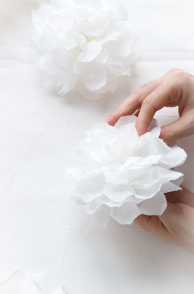 How to Make Tissue Paper Flowers  Paper flower tutorial, Tissue