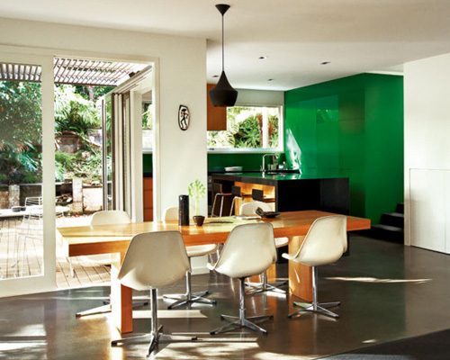emerald green kitchen wall