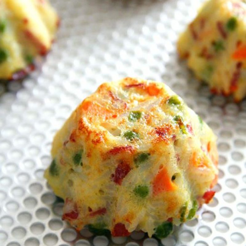 Mini Rice Cakes with Bacon and Cheese — Eatwell101