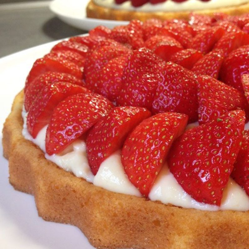 Strawberry Tart With Custard Cream — Eatwell101