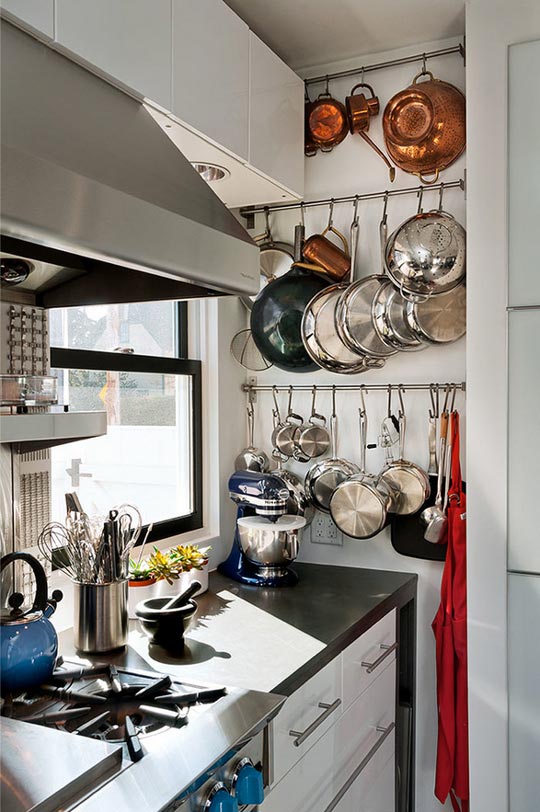 https://www.eatwell101.com/wp-content/uploads/2014/02/kitchen-space-saving-tips.jpg