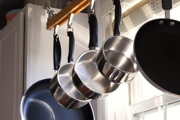 How to Clean Pots and Pans: Learn What Works and What Does Not
