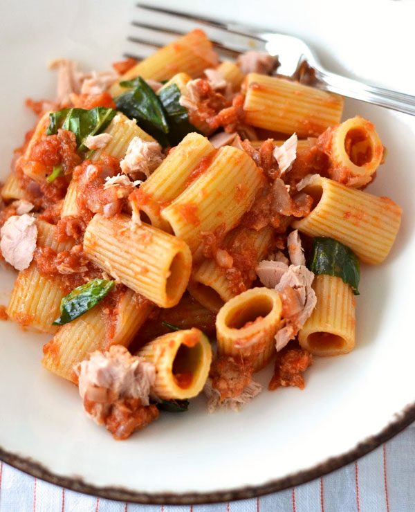 Pasta Recipe with Tuna and Tomato Sauce — Eatwell101