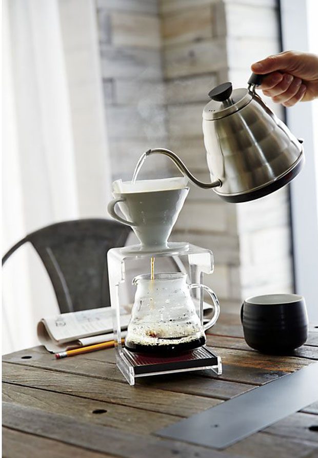 https://www.eatwell101.com/wp-content/uploads/2015/09/Hario-Ceramic-V60-Coffee-Dripper.jpg