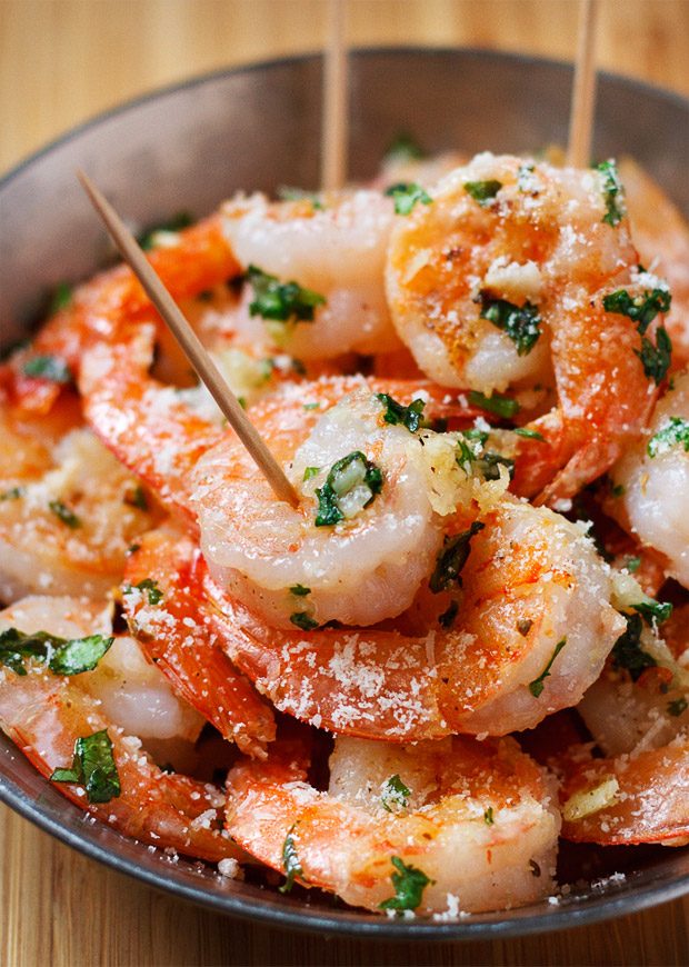 Garlicky Parmesan Shrimp Recipe — Eatwell101