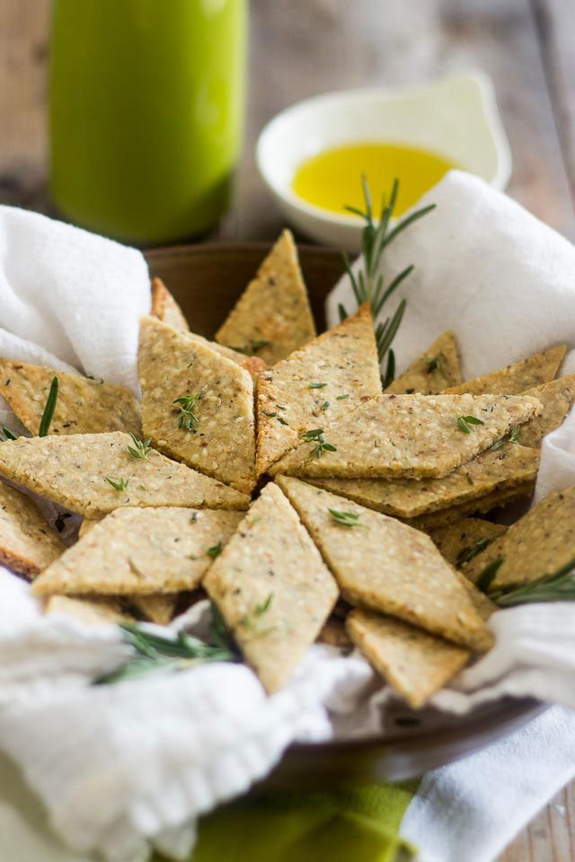 Rosmarin und Sesam Paleo Crackers