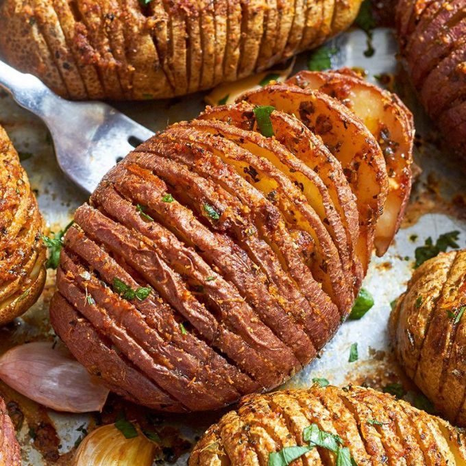 https://www.eatwell101.com/wp-content/uploads/2017/04/Garlic-Parmesan-Butter-Hasselback-Potatoes-680x680.jpg