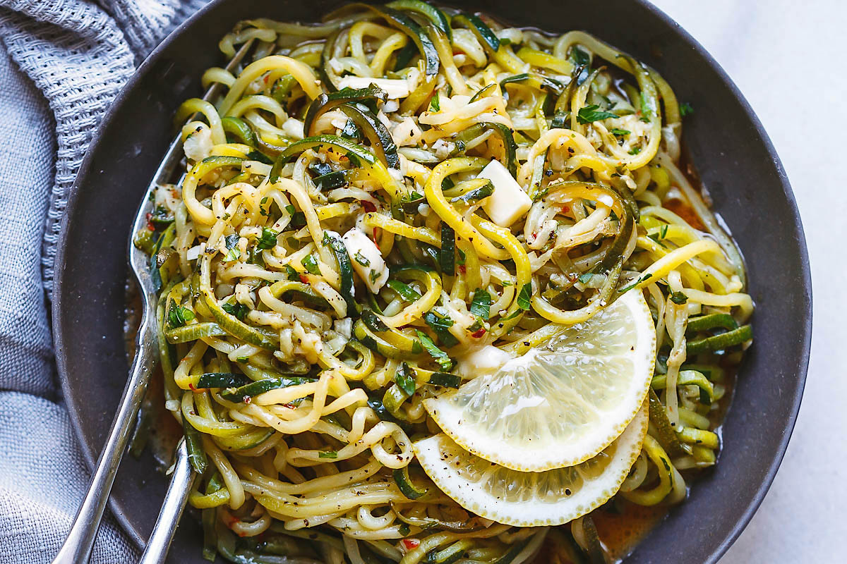 Lemon Garlic Butter Zucchini Noodles Recipe — Eatwell101