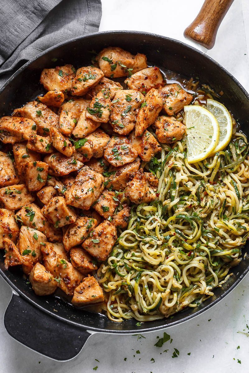 Garlic Butter Chicken Bites with Lemon Zucchini Noodles Recipe - #eatwell101 #recipe They're so juicy, tender, and delicious you'll eat them hot right off the pan! Ready for a new #chicken #dinner winner? - #recipe by #eatwell101®