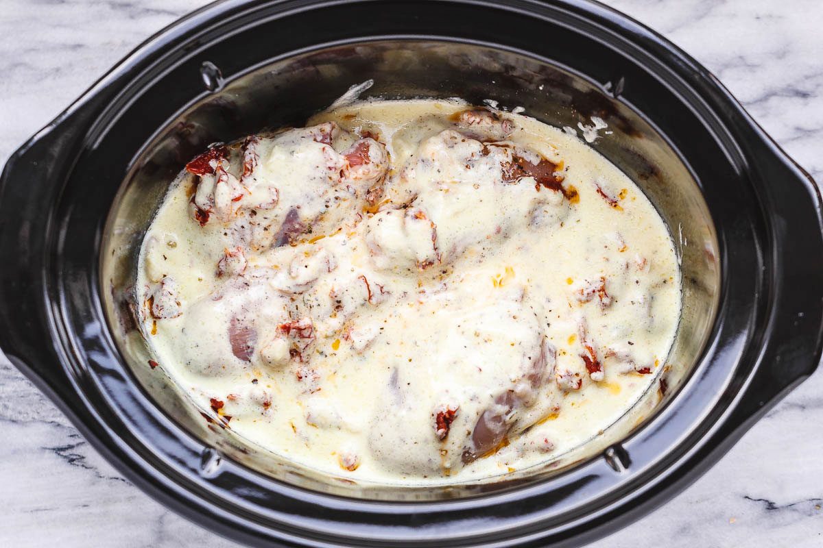 Tuscan CrockPot Garlic Chicken Recipe – How To Make Crockpot Chicken ...