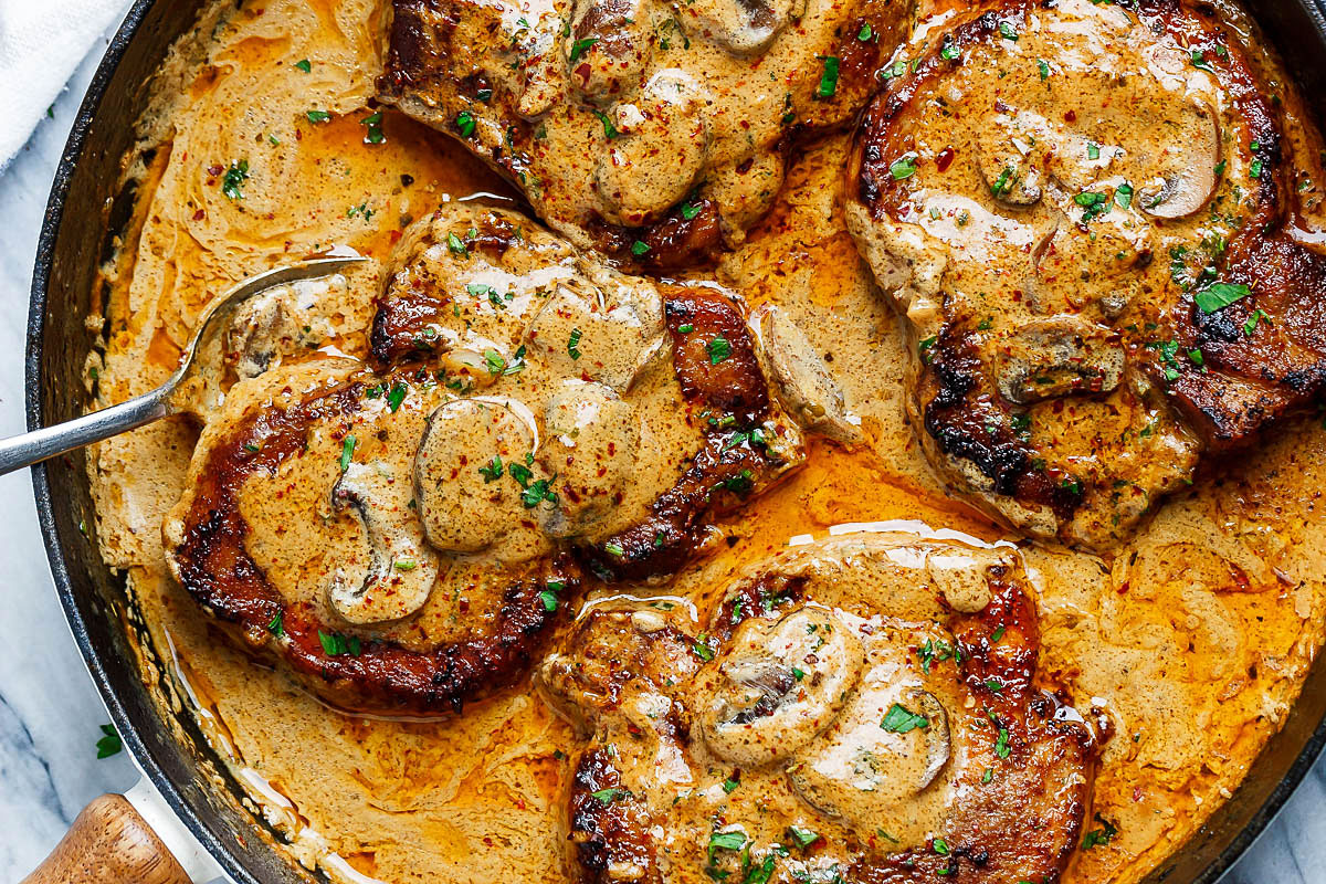 Garlic Pork Chops Recipe in Creamy Mushroom Sauce - How to ...