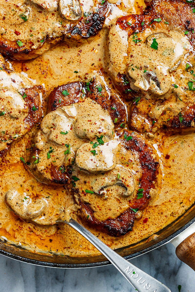 Garlic Pork Chops Recipe in Creamy Mushroom Sauce – How to Cook Pork ...