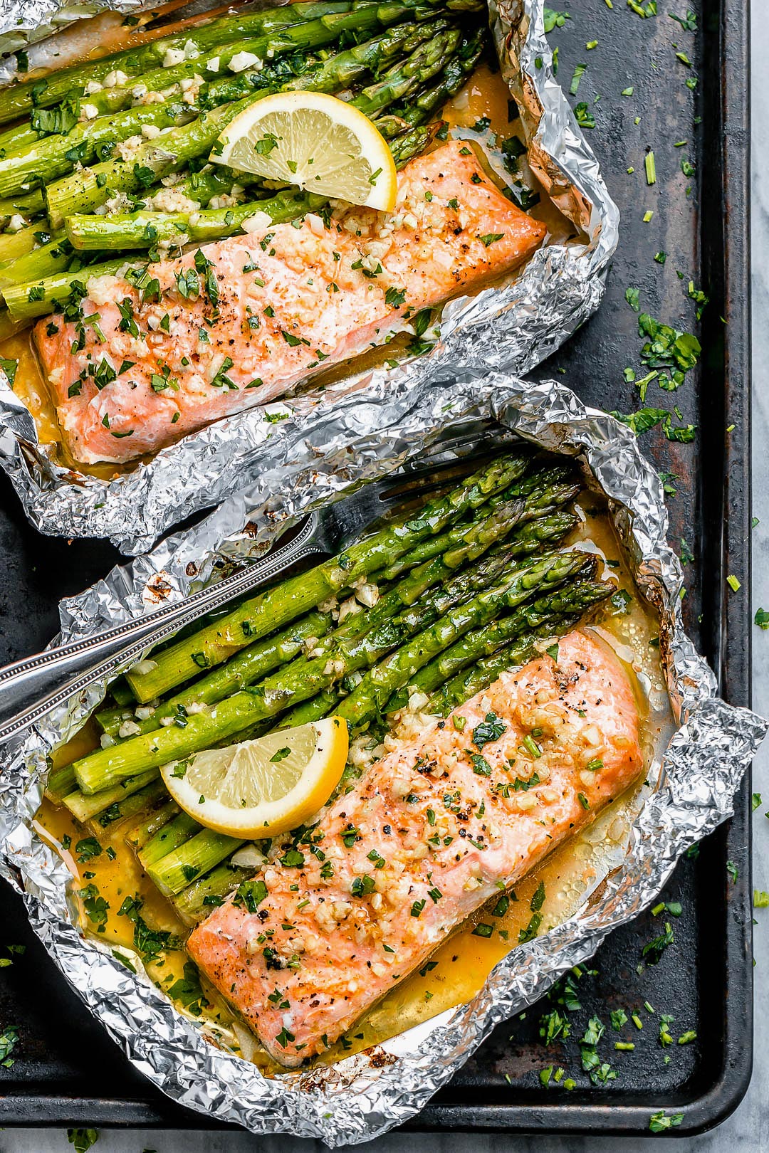 Baked Salmon in Foil Recipe with Asparagus and Garlic Butter Sauce ...