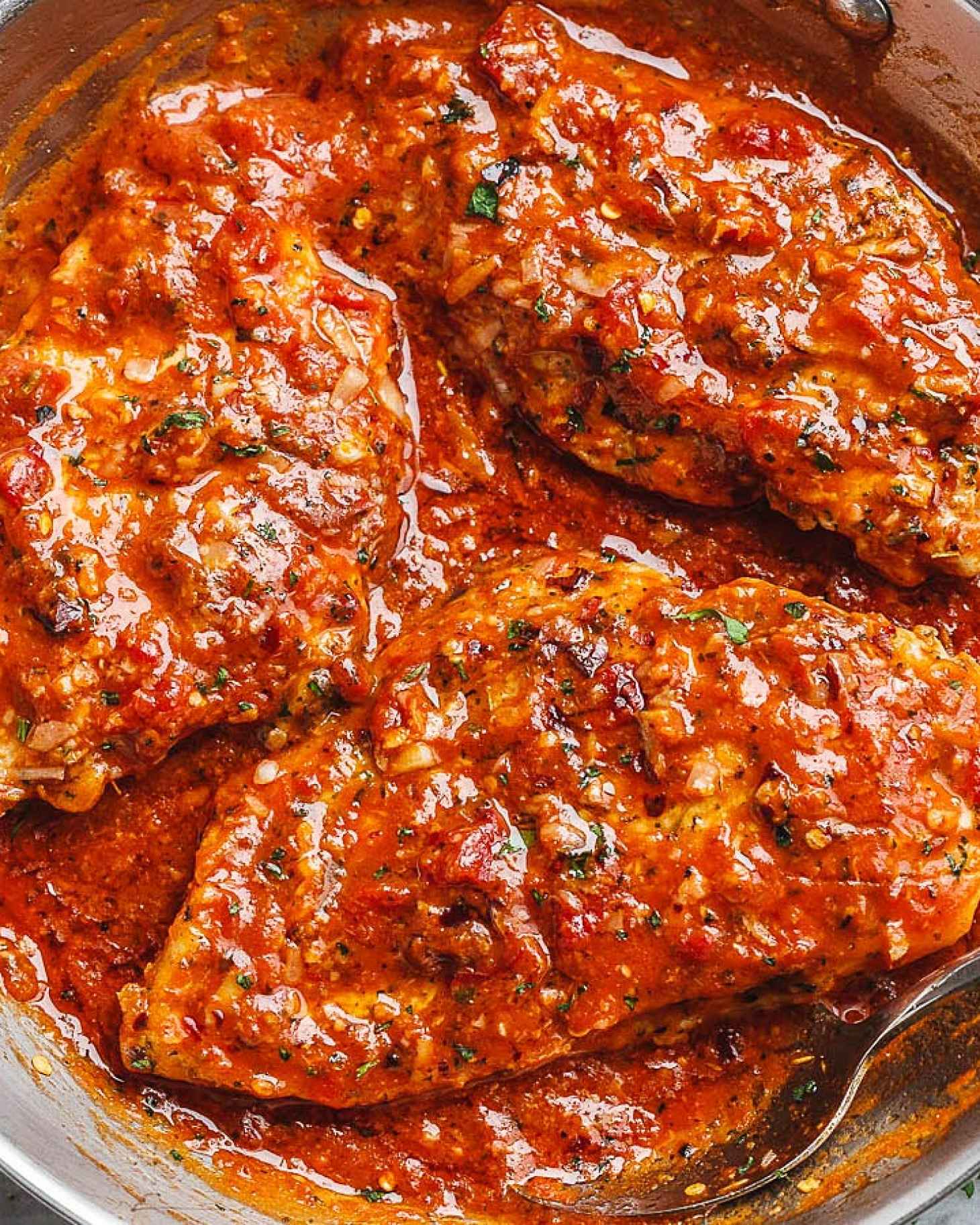 Skillet Chicken Recipes: 20 Quick and Easy Skillet Chicken Recipes for