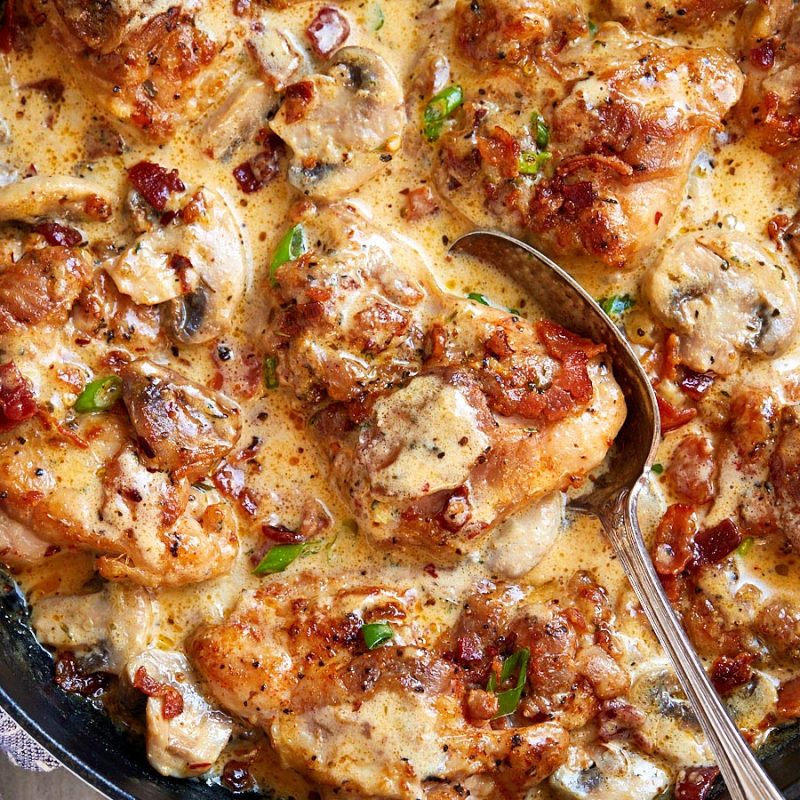 Creamy Mushroom Chicken Skillet with Bacon Recipe — Eatwell101