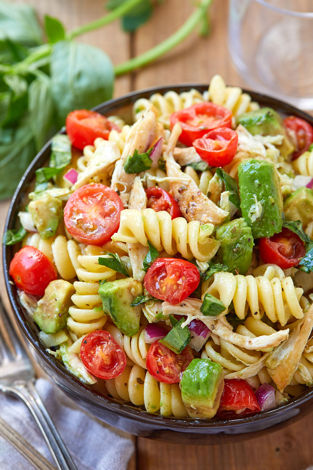 Healthy Chicken Pasta Salad Recipe with Avocado – Chicken Pasta Salad ...