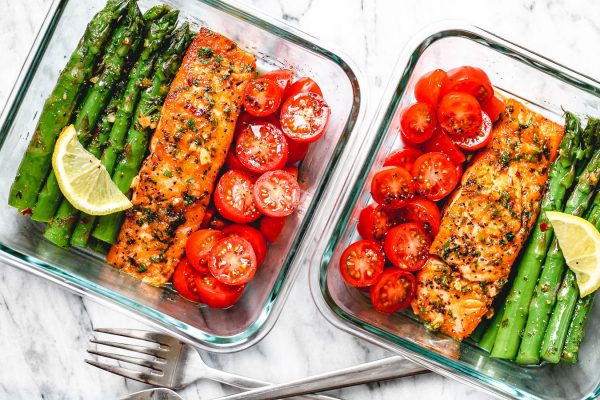 Bragg Seasoned Salmon and Asparagus - Meal Planning Mommies