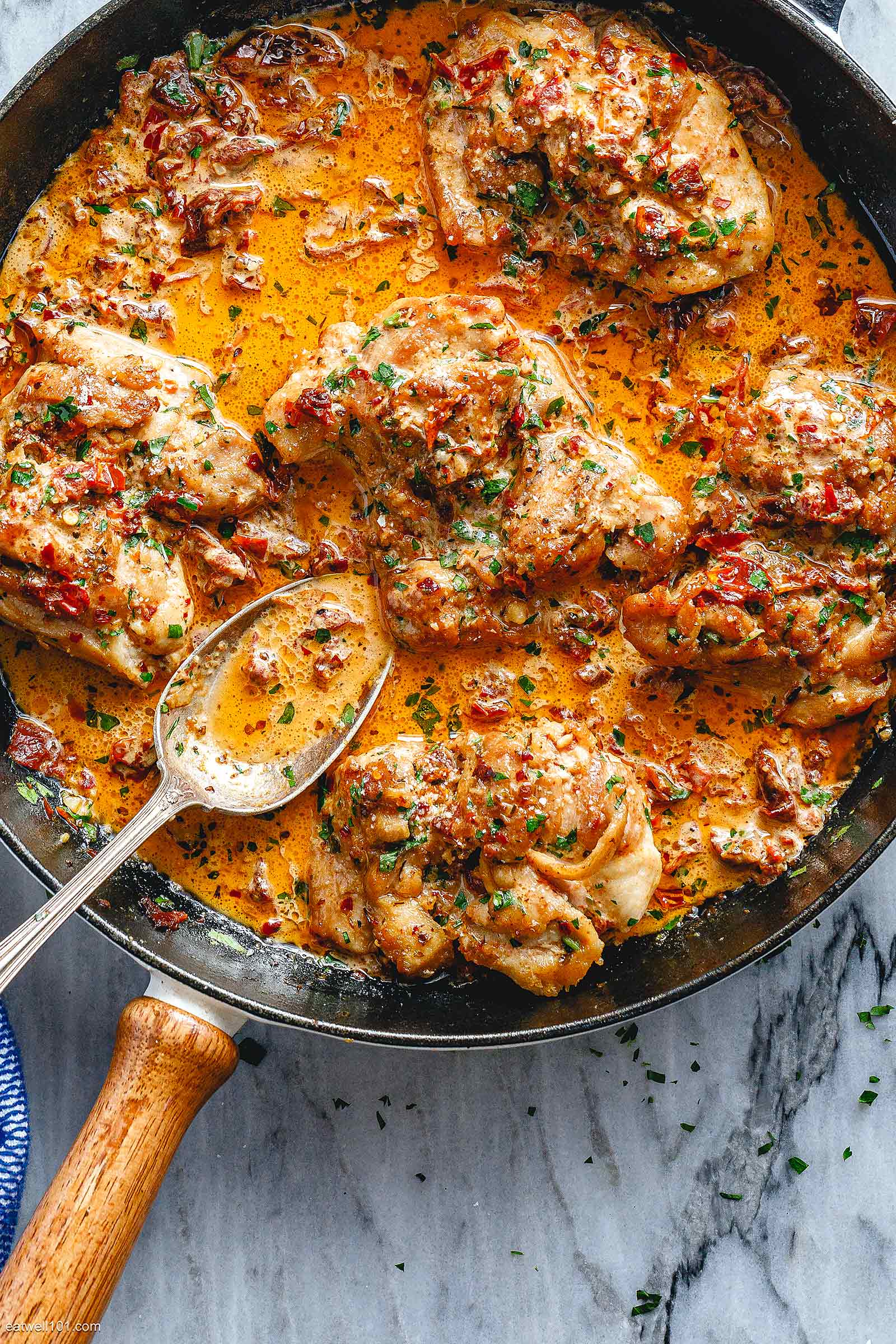 Skillet Chicken Thighs Recipe in Sundried Tomato Parmesan Cream Sauce ...