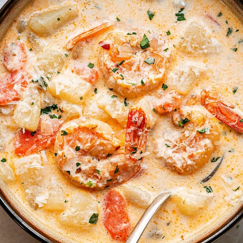 https://www.eatwell101.com/wp-content/uploads/2020/01/Creamy-Potato-Shrimp-Soup-recipe-800x800.jpg