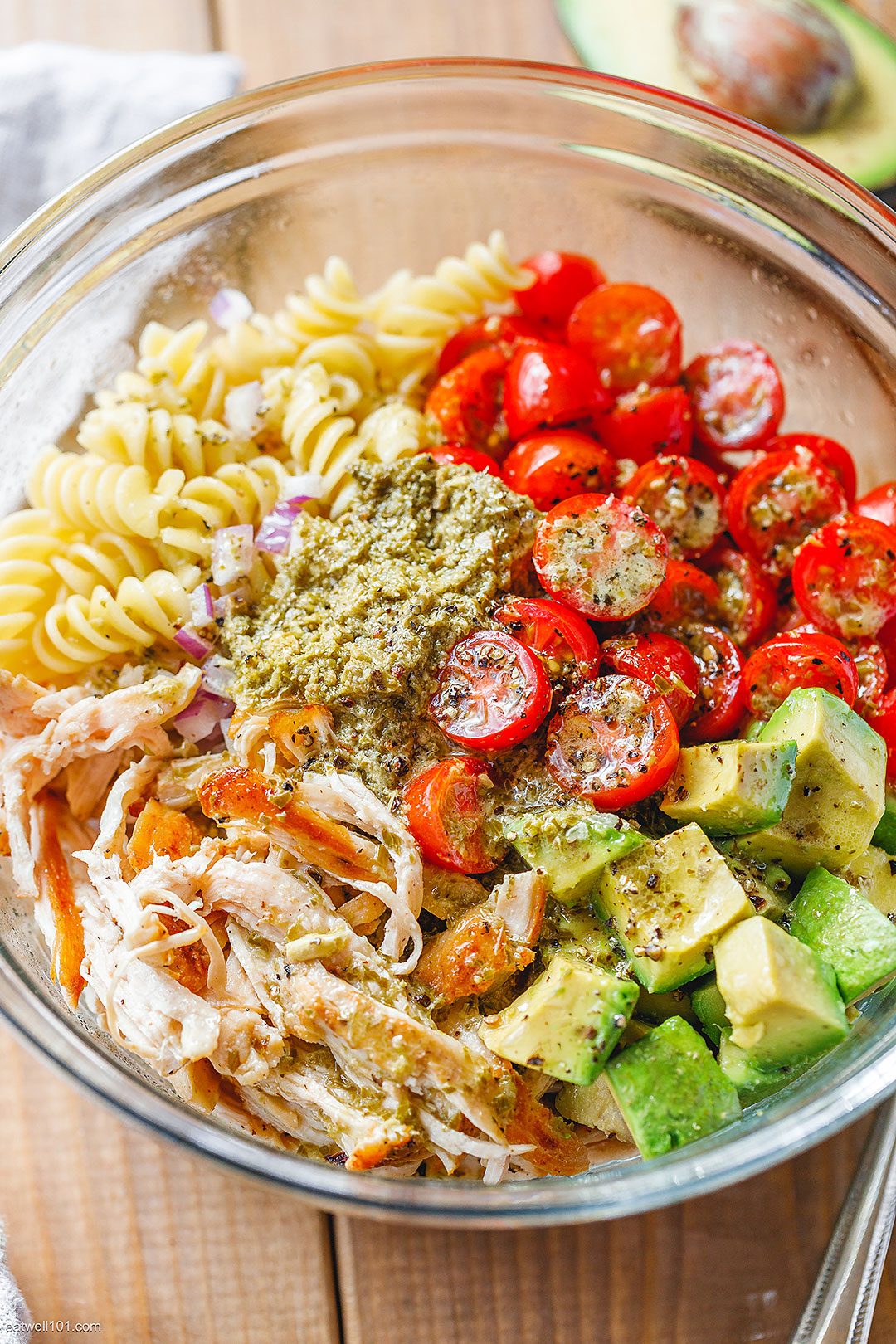 Chicken Pasta Salad Recipe with Pesto, Avocado, and Tomato – Chicken ...