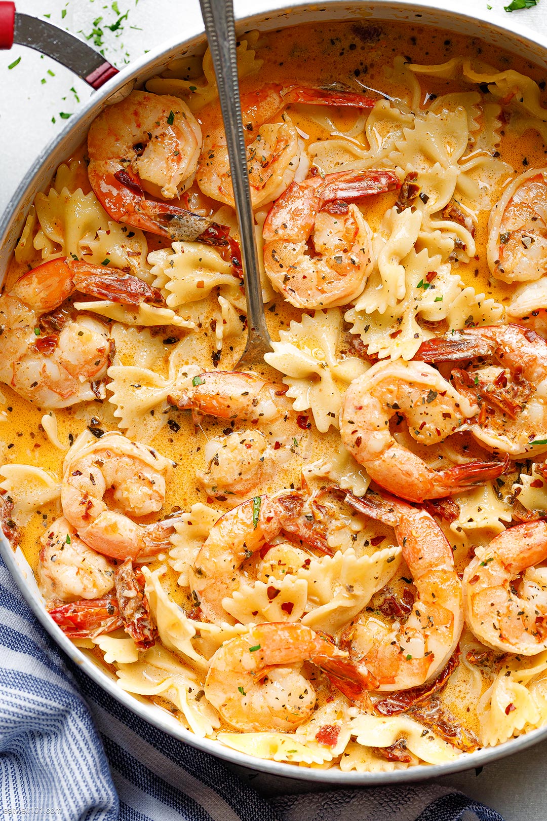 Creamy Garlic Shrimp Pasta Recipe – Best Shrimp Pasta Recipe — Eatwell101