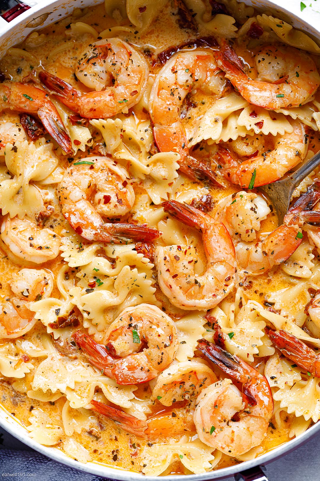 Creamy Garlic Shrimp Pasta Recipe - Best Shrimp Pasta Recipe — Eatwell101