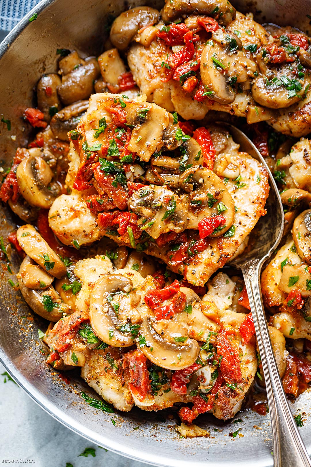 Garlic Mushroom Chicken Thighs Recipe with Sun-Dried Tomatoes – Chicken ...