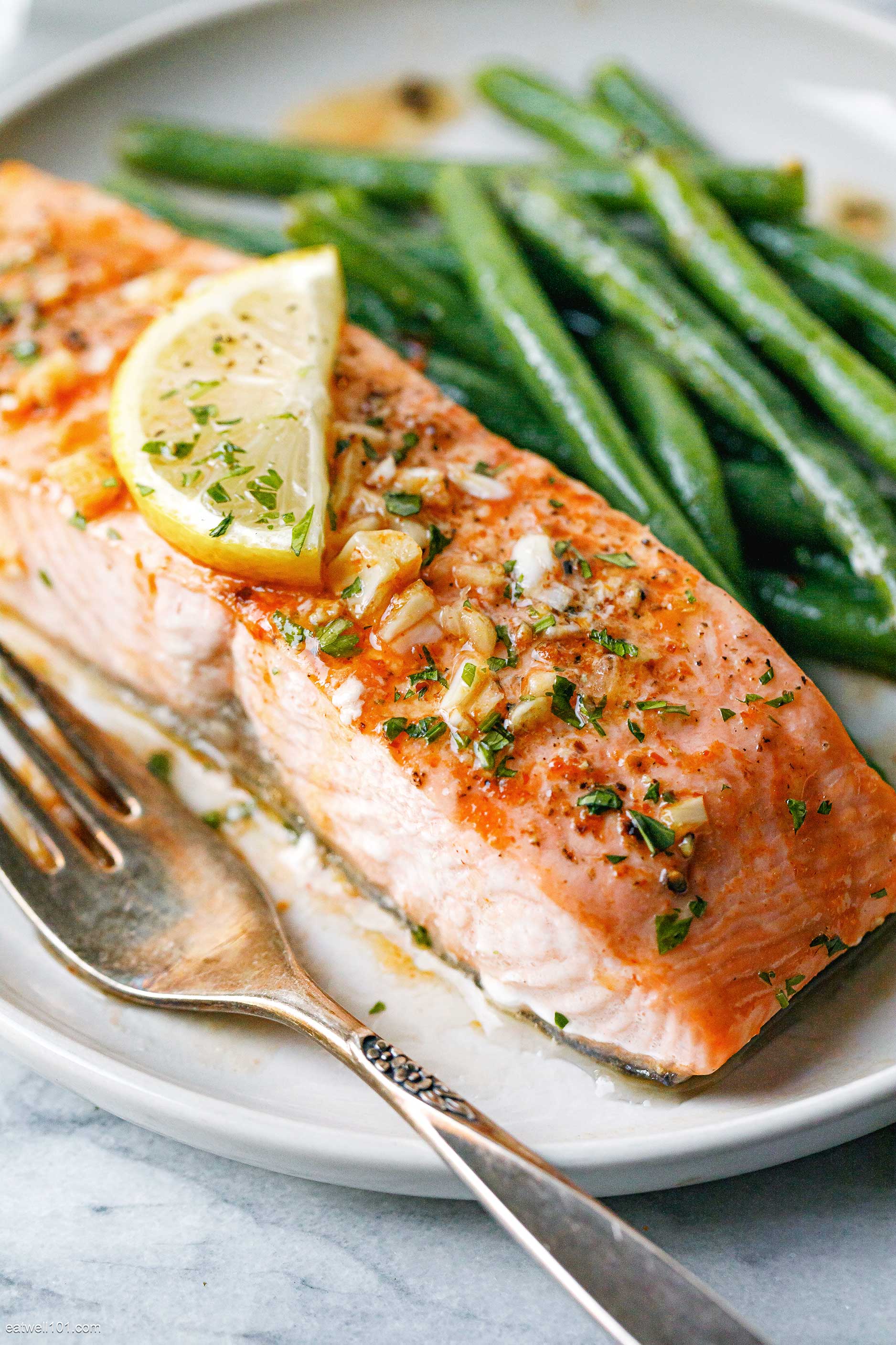 Garlic Butter Baked Salmon Recipe with Green Beans – How to Bake Salmon ...