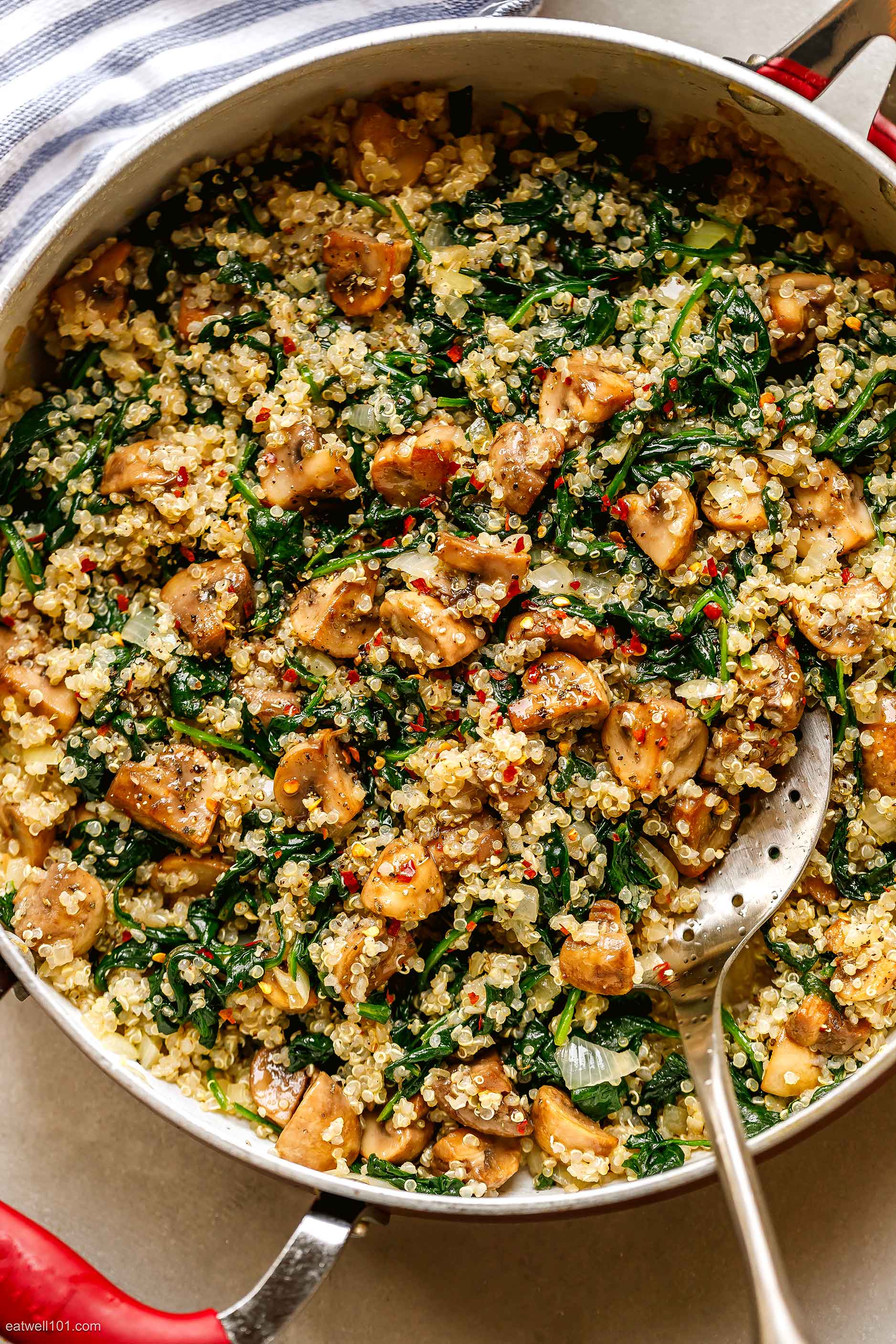 Spinach Mushroom Quinoa Recipe – Quinoa Skillet Recipe — Eatwell101