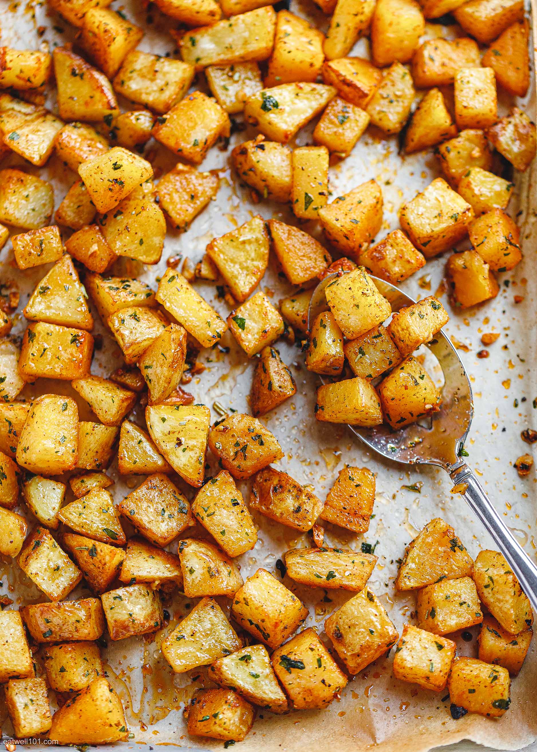 Garlic Roasted Potatoes Recipe – Roasted Potatoes in Oven — Eatwell101