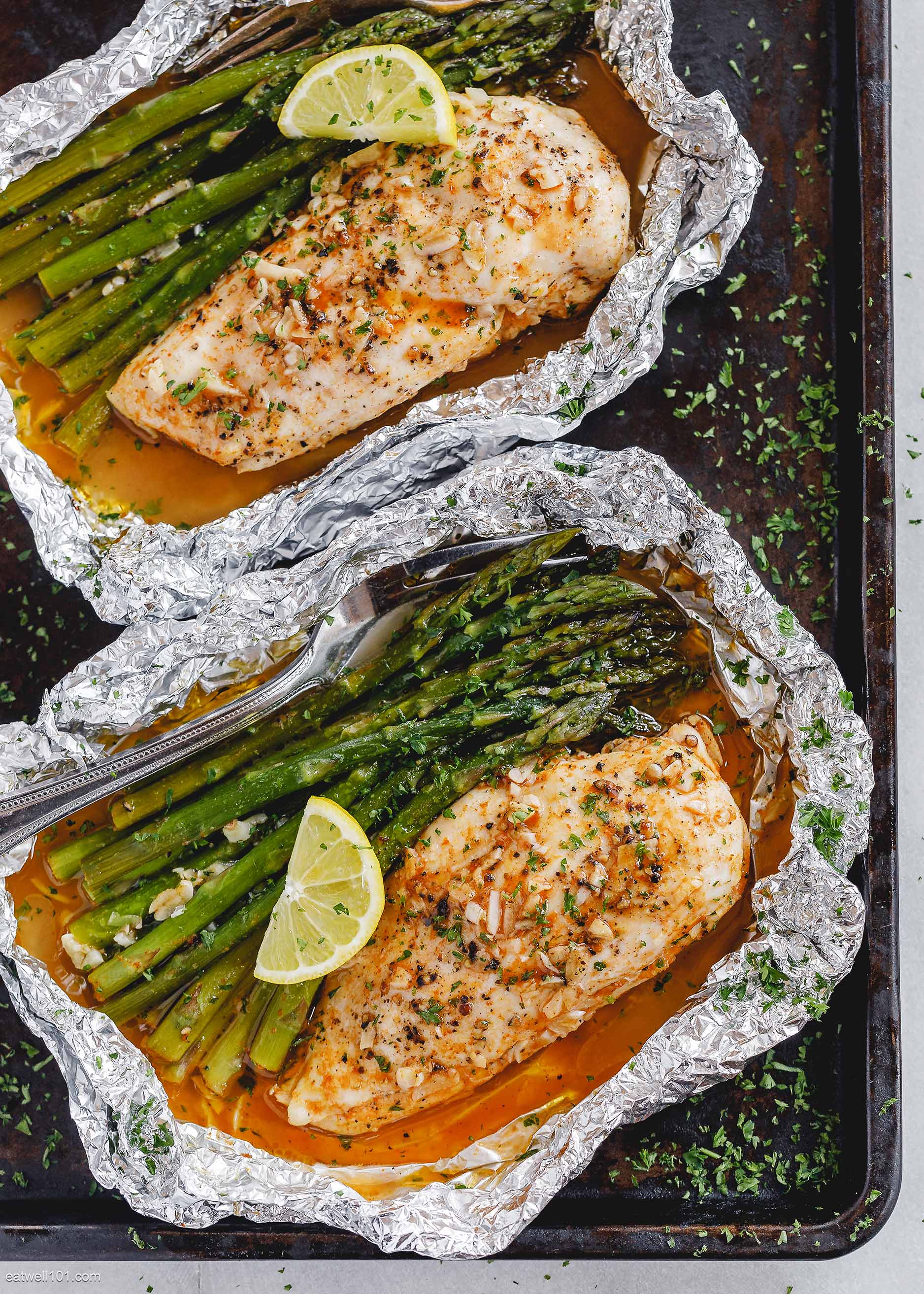 Baked Chicken in Foil Recipe with Asparagus – Chicken Foil Packets ...