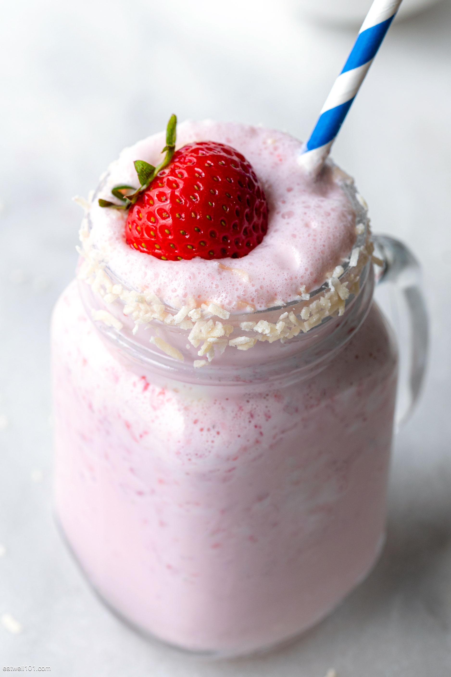 2-Minute Vanilla Strawberry Milkshake Recipe – Strawberry Milkshake ...