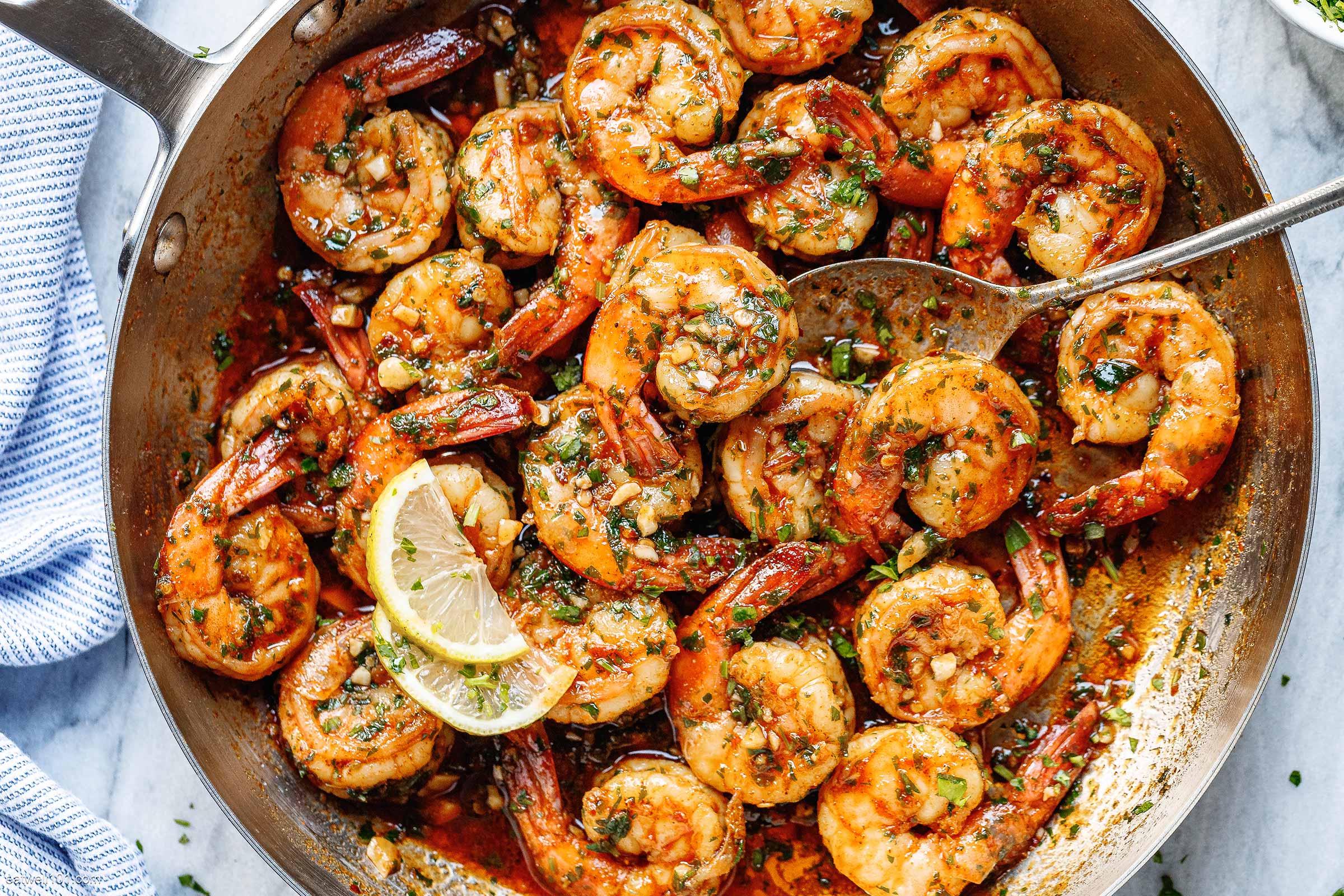 https://www.eatwell101.com/wp-content/uploads/2021/06/Garlic-Butter-Shrimp-recipe.jpg