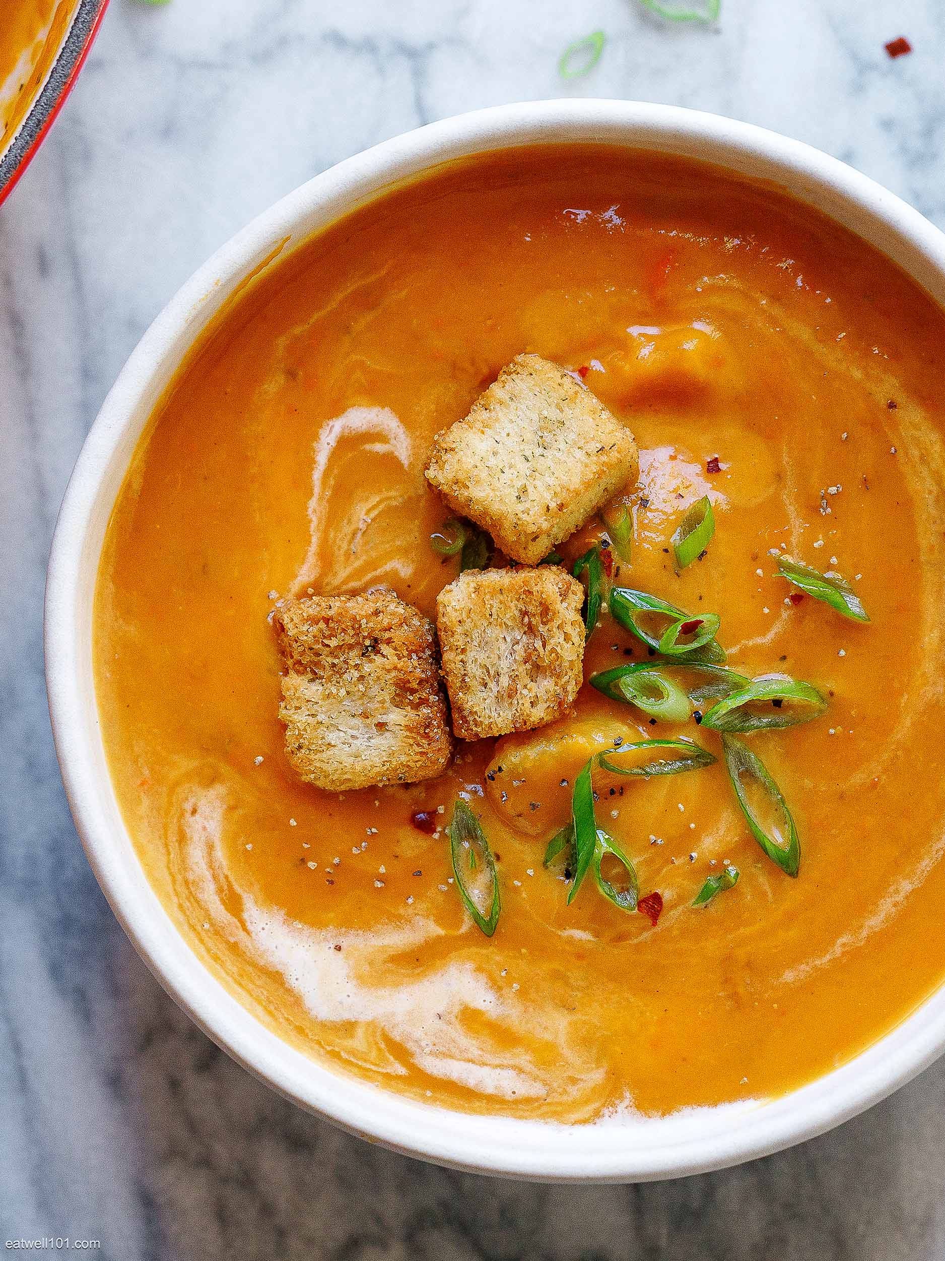 https://www.eatwell101.com/wp-content/uploads/2021/10/curried-pumpkin-soup-recipe.jpg