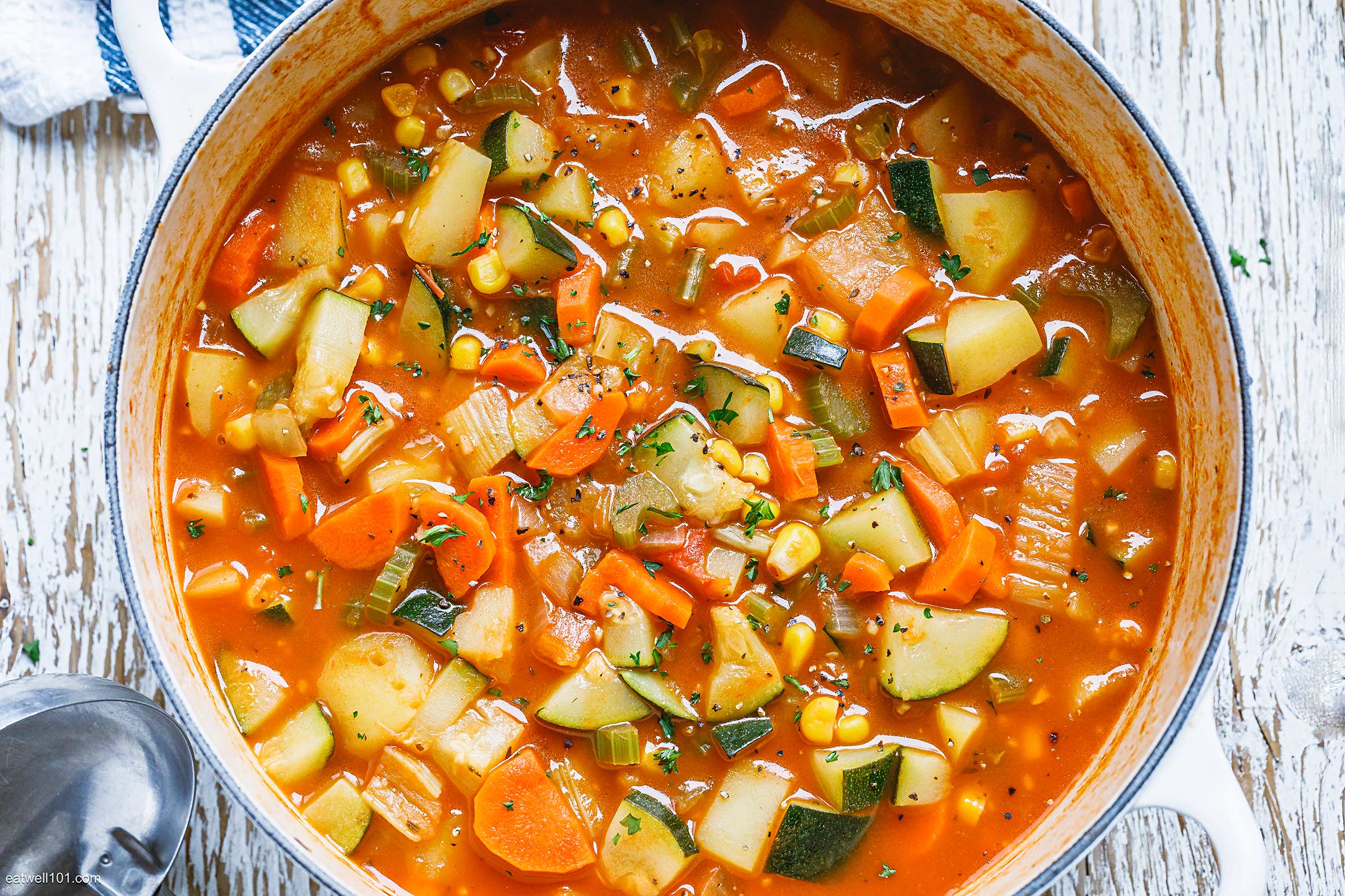 https://www.eatwell101.com/wp-content/uploads/2022/01/Vegetable-Soup-recipe-2.jpg