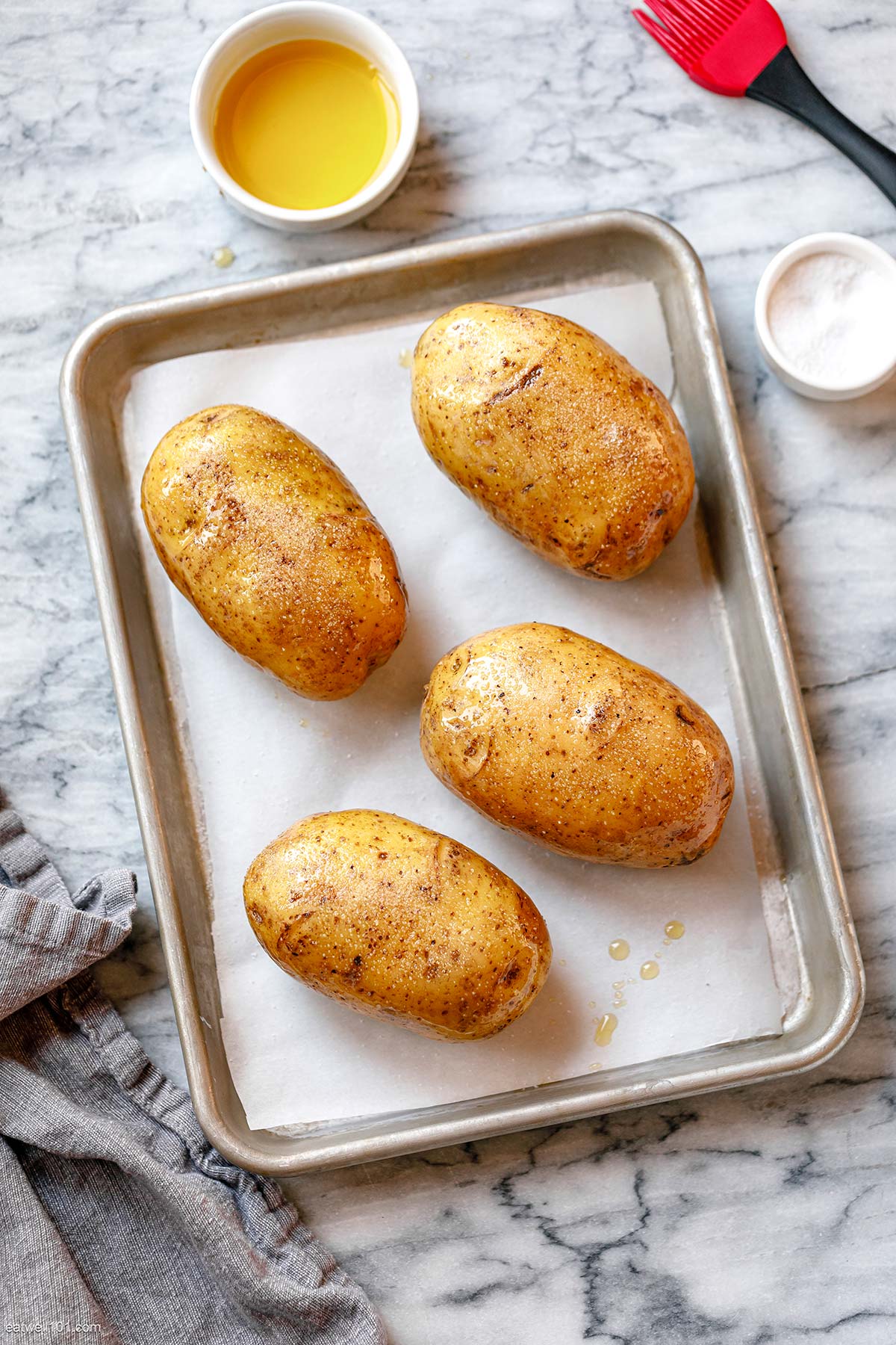 Easy Baked Potato Recipe How To Bake A Potato — Eatwell101