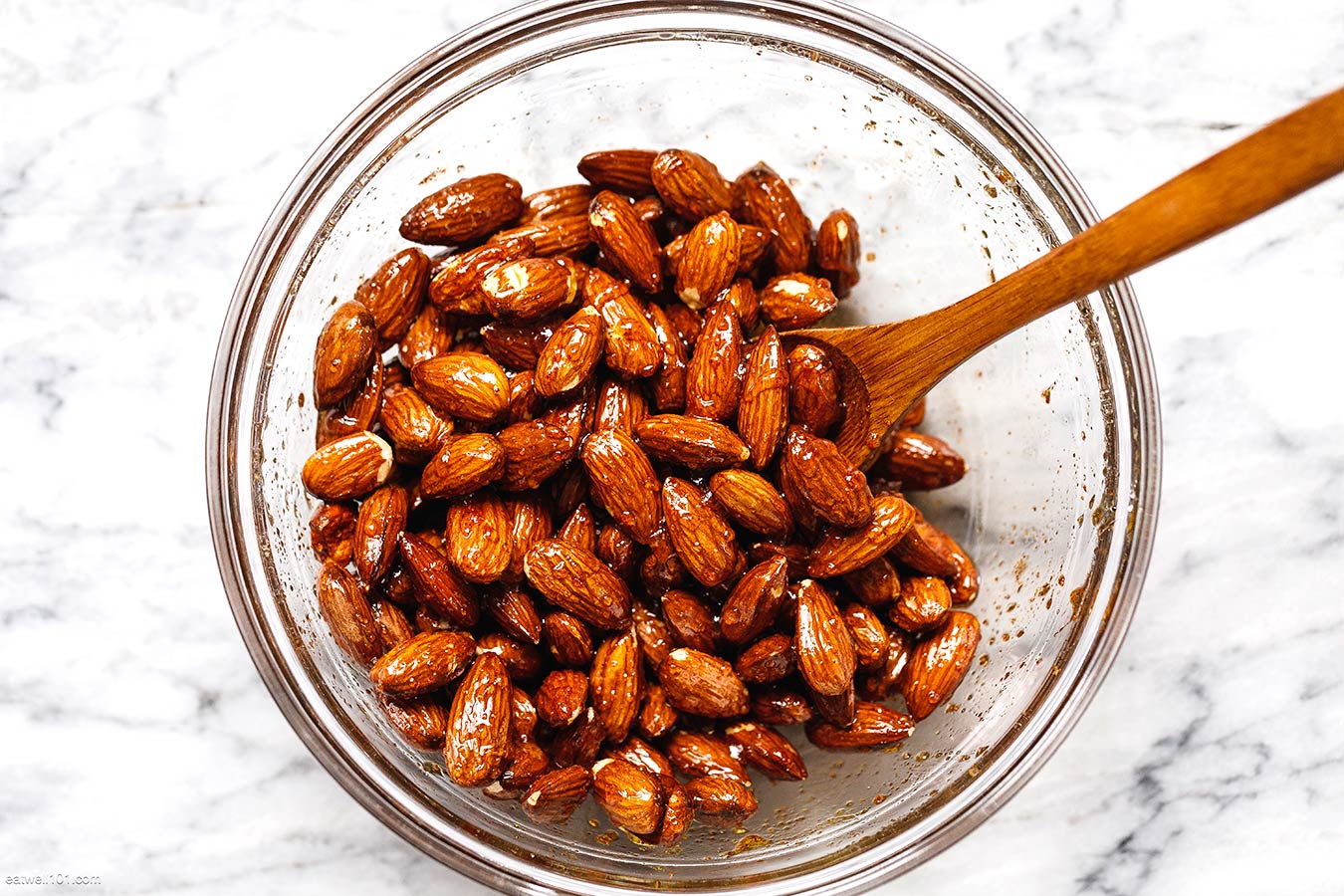 Sweet And Savory Roasted Almonds Recipe How To Roast Almonds With Salt — Eatwell101