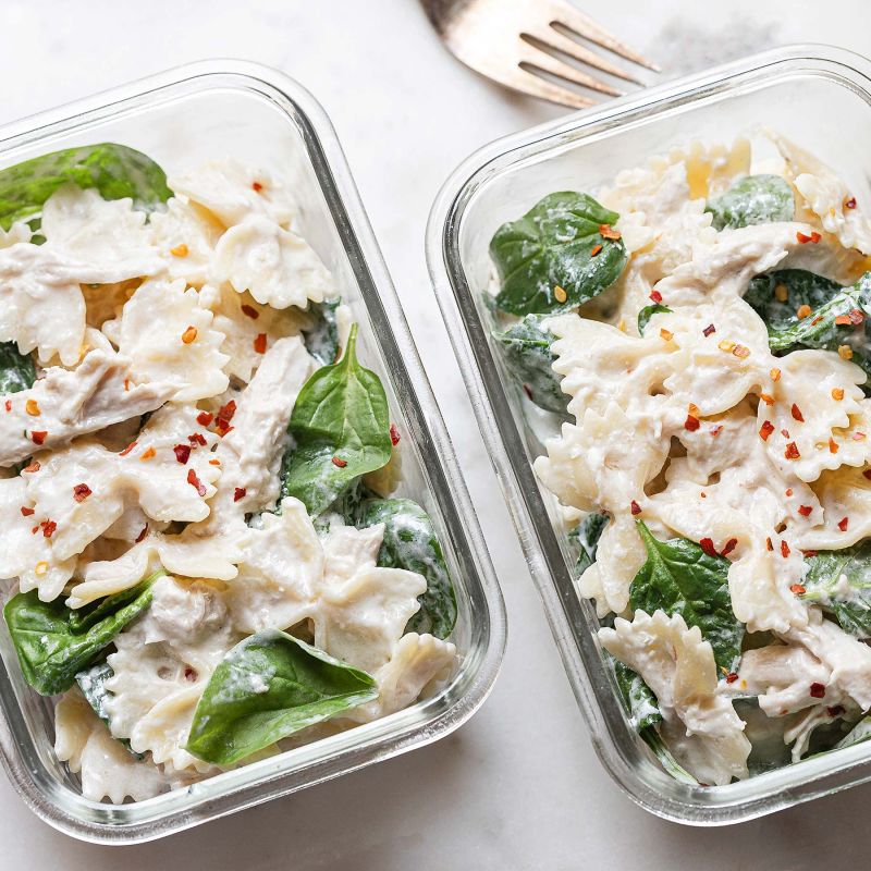 https://www.eatwell101.com/wp-content/uploads/2022/04/Chicken-Spinach-Pasta-Salad-Meal-Prep-recipe-800x800.jpg