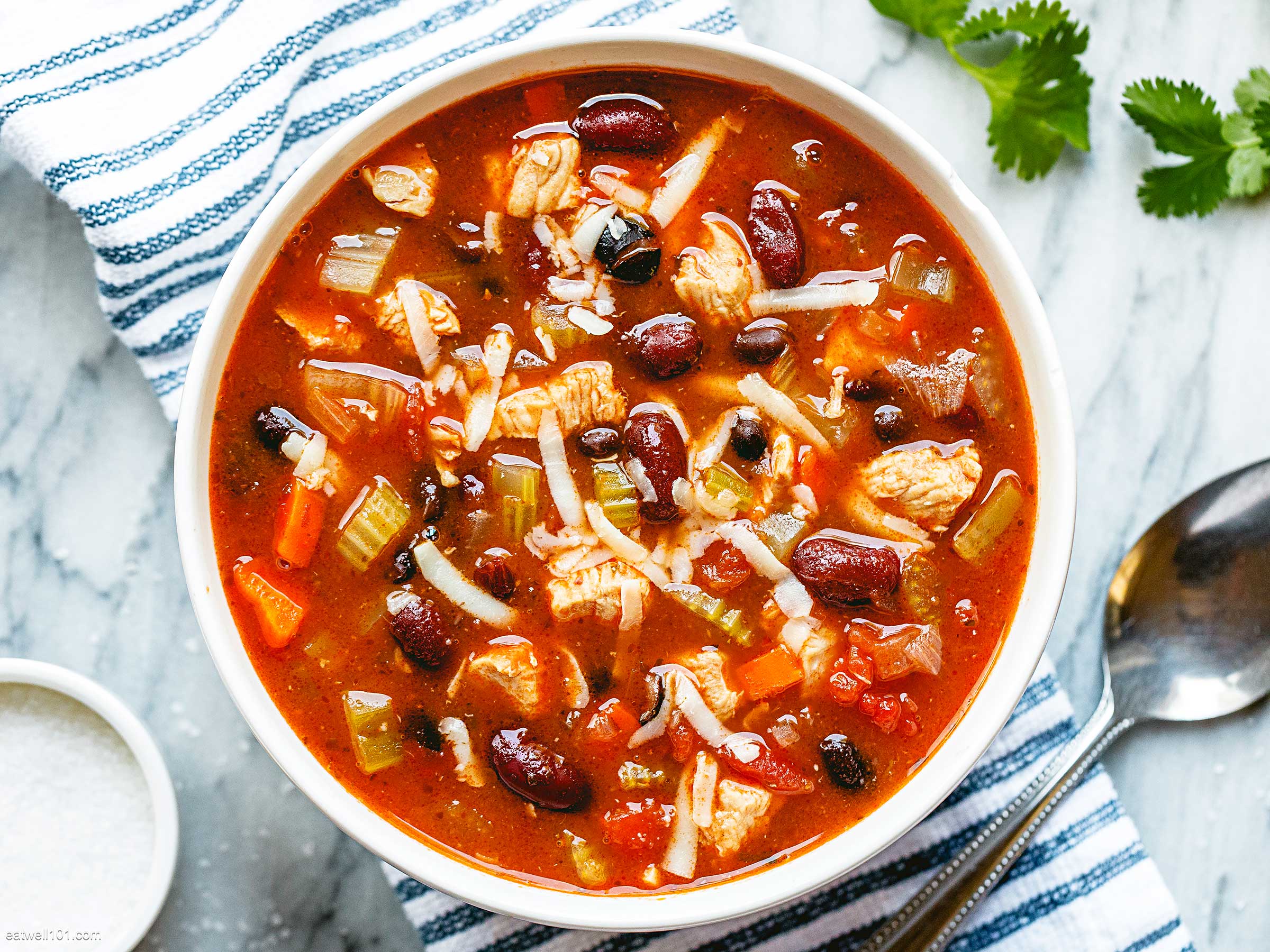 https://www.eatwell101.com/wp-content/uploads/2022/12/instant-pot-chicken-chili-soup-recipe-1.jpg