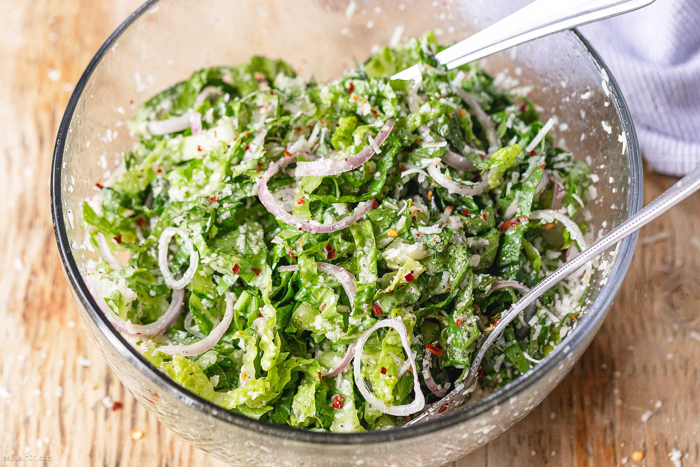 https://www.eatwell101.com/wp-content/uploads/2023/01/Parmesan-Chopped-Salad.jpg
