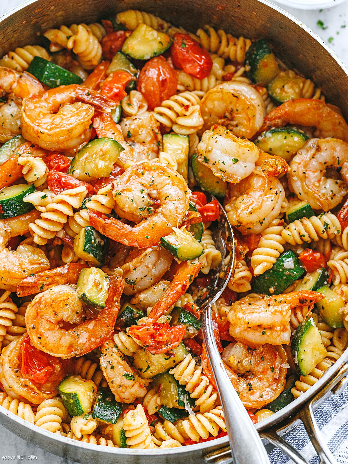 Tomato Zucchini Shrimp Pasta Recipe – Easy Shrimp Pasta Recipe — Eatwell101
