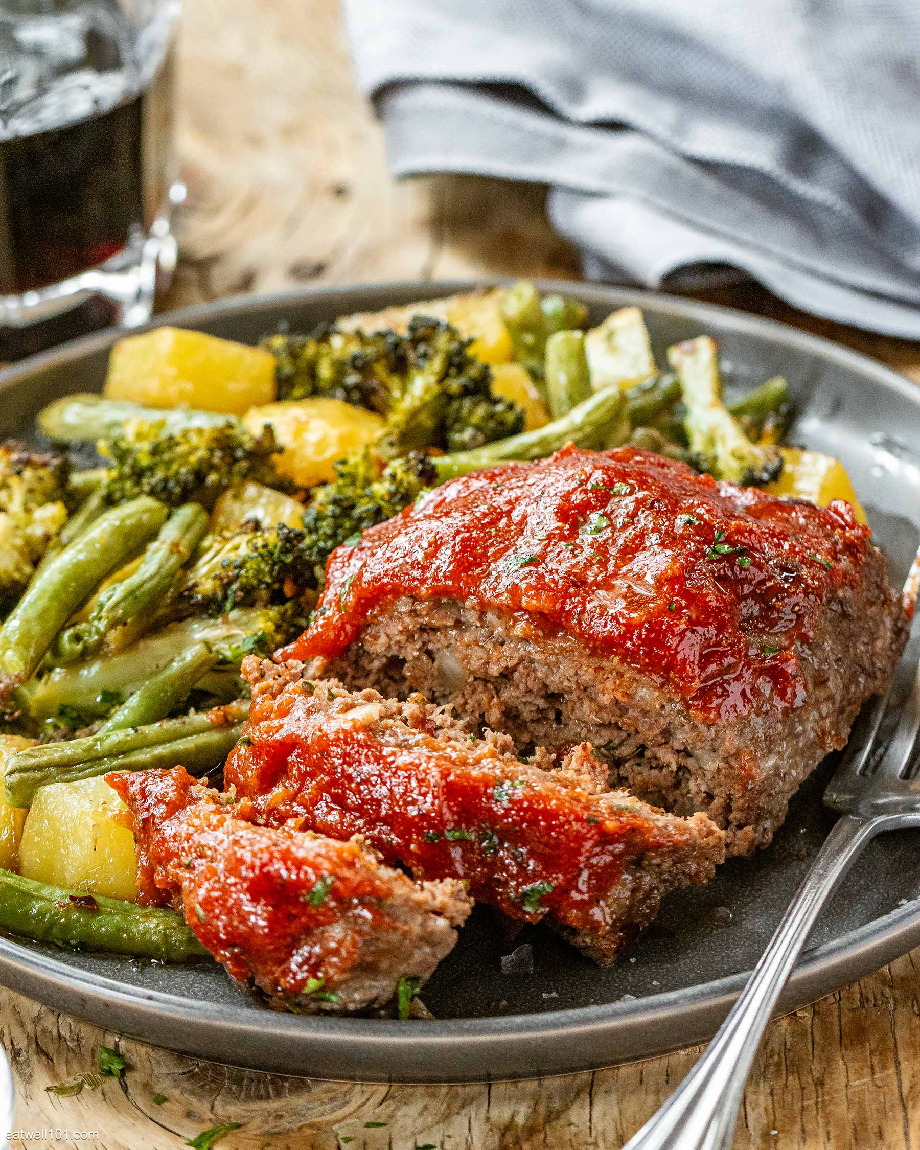Meatloaf Sheet Pan Recipe with Vegetables – Meatloaf and Vegetables ...
