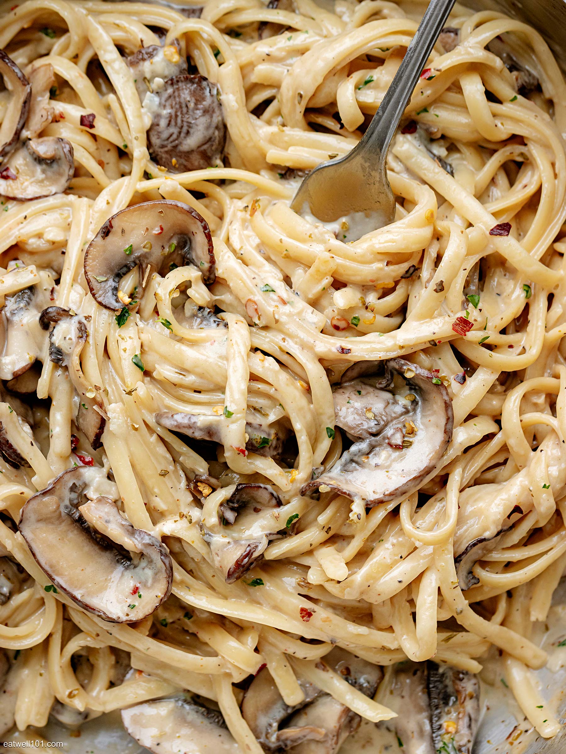 Creamy Mushroom Pasta Recipe — Eatwell101