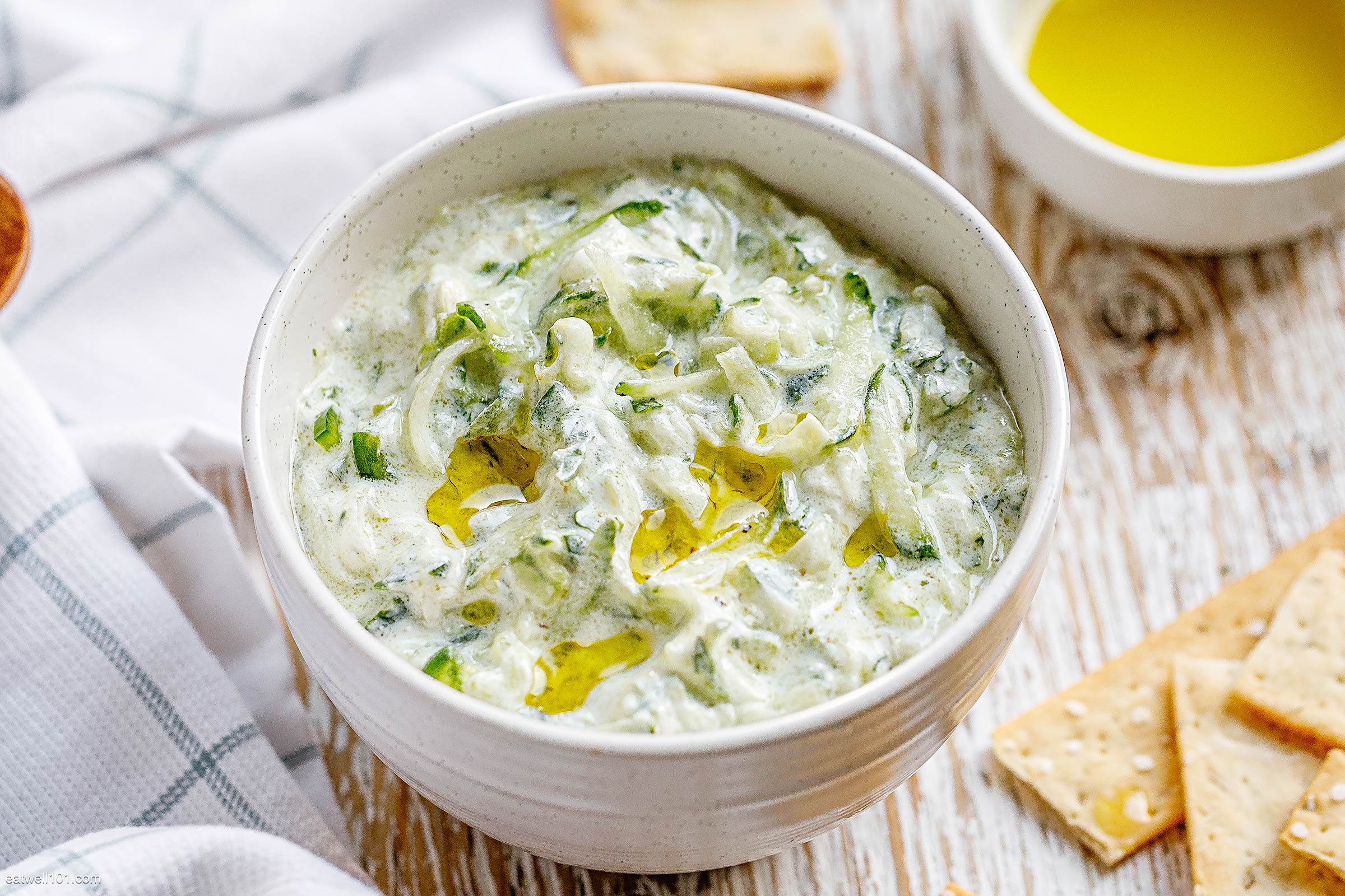 Greek Cucumber Sauce {Tzatziki}