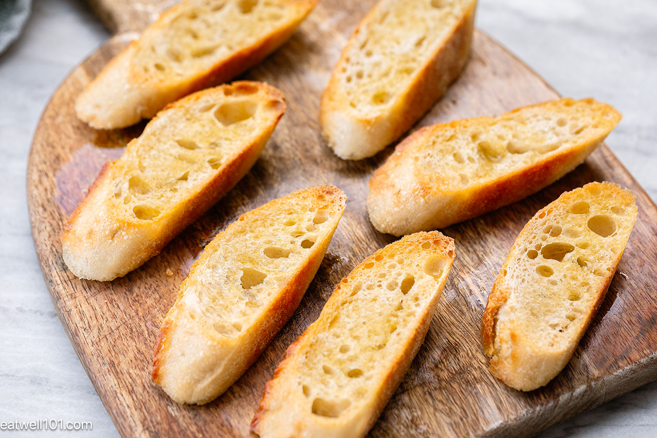 toasted bread crostini